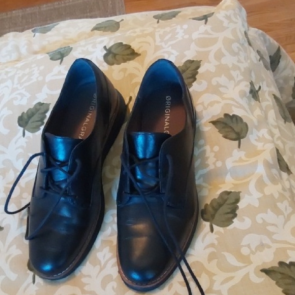 COLE HAAN Black Leather Laced Shoes
